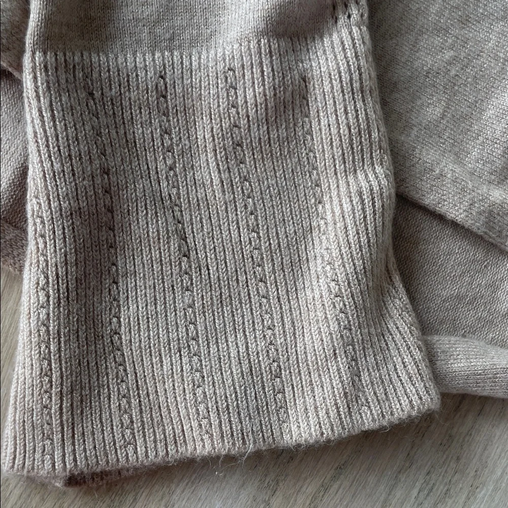 🫶 White House Black Market Soft Beige Cowl Neck Sweater - Picture 5 of 11